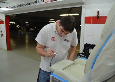 RENOVACE KOŽENÝCH ČÁSTÍ INTERIÉRU